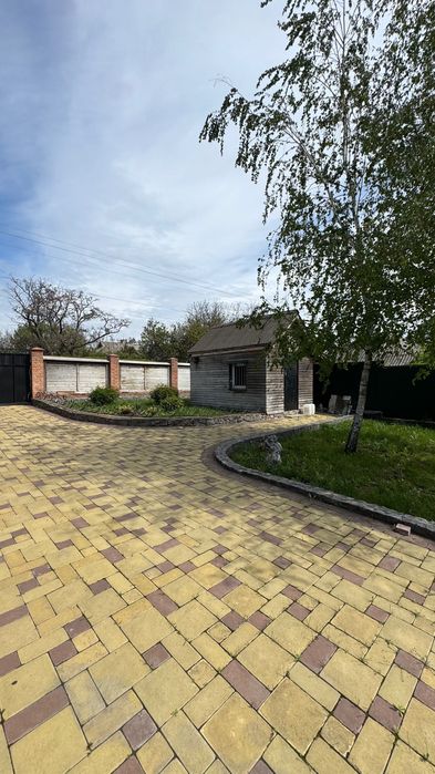 Продається будинок в мальовничому місці