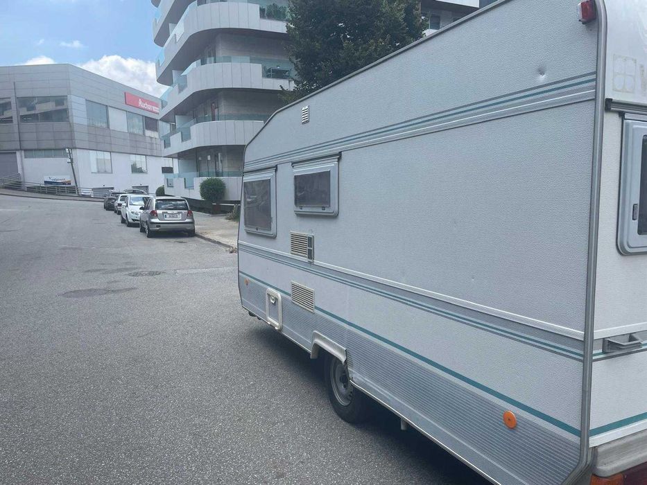 Caravana Vimara (1992) – Impecável, Pronta a Circular, 2 Camas Casal + WC