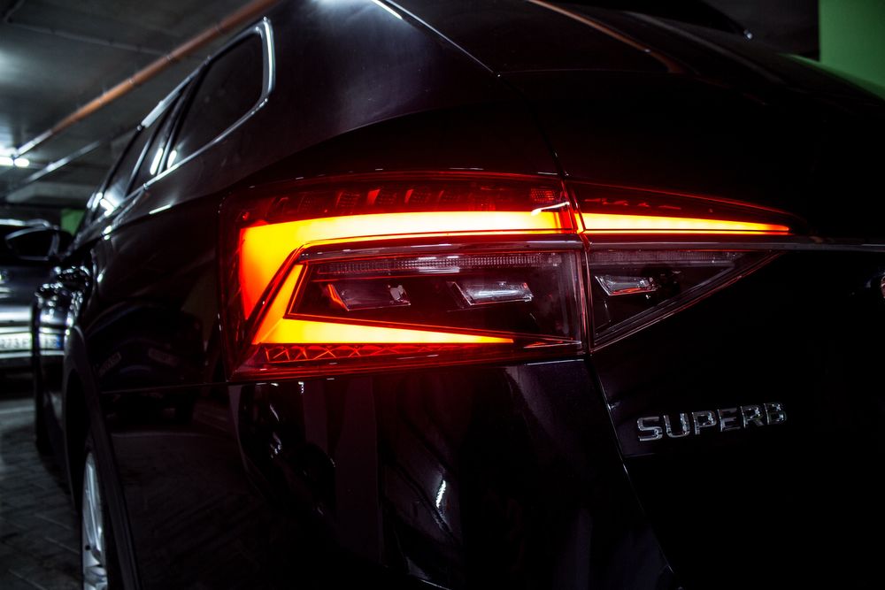 Фара Skoda Superb