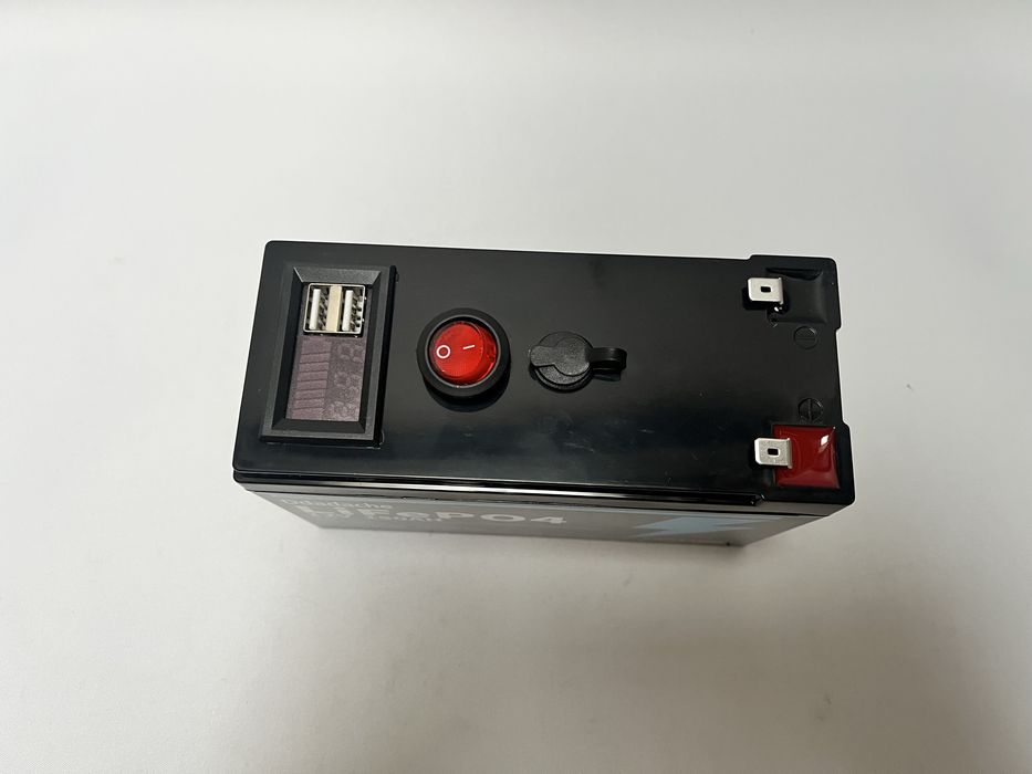 Akumulator LiFePO4 12V 150Ah USB + gniazdo 12V z ładowarką