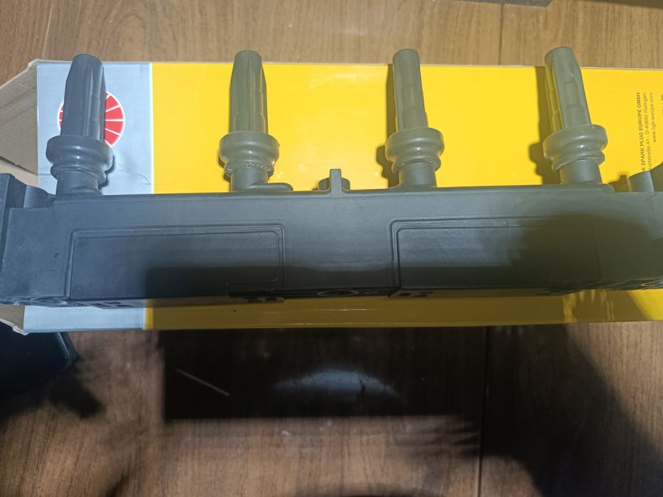 Катушка резиновые колпачки на катушку зажигания на Ситроен Ксара Пикас