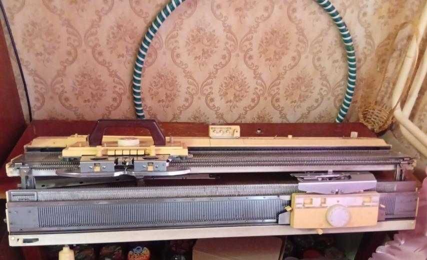 Продам двох фантурну в'язальну машину виробництва Японія