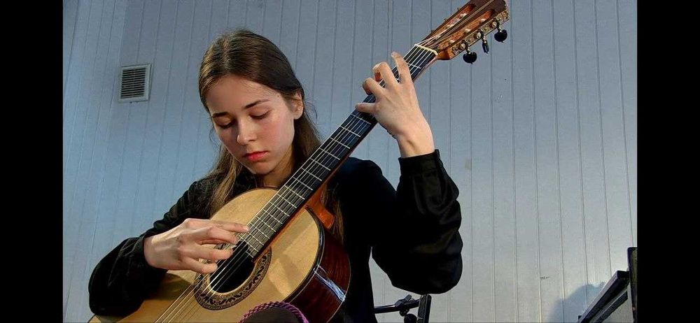 Уроки гітари та укулеле онлайн для всієї України