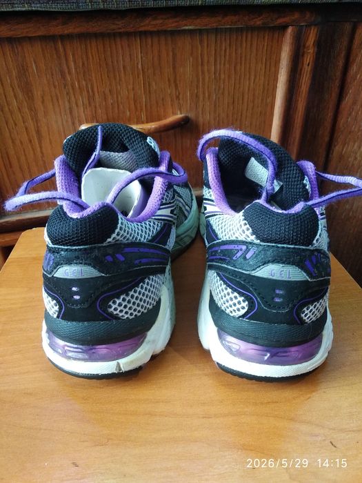 Кроссовки Asics летние сетка.