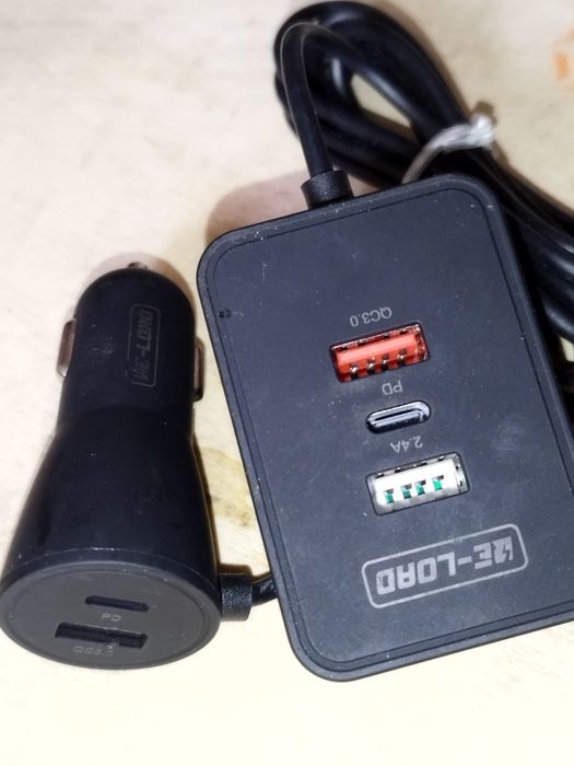 Re-load 52W – Szybka ładowarka samochodowa z 5 portami USB!