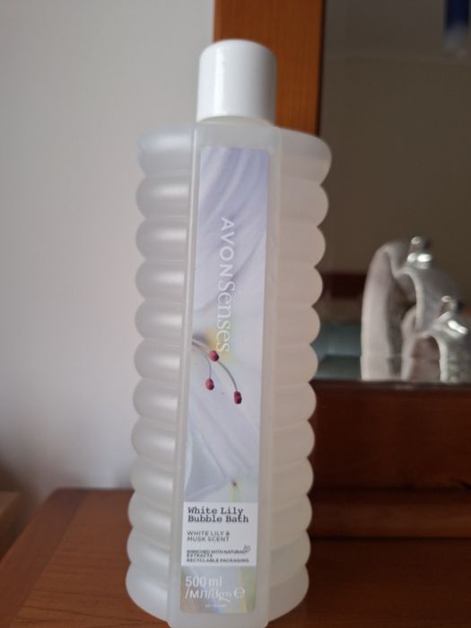 Espuma de Banho Lirio Branco & Almíscar 500ml AVON