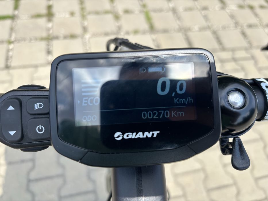 Giant  Revolt  E+ Elektryczny