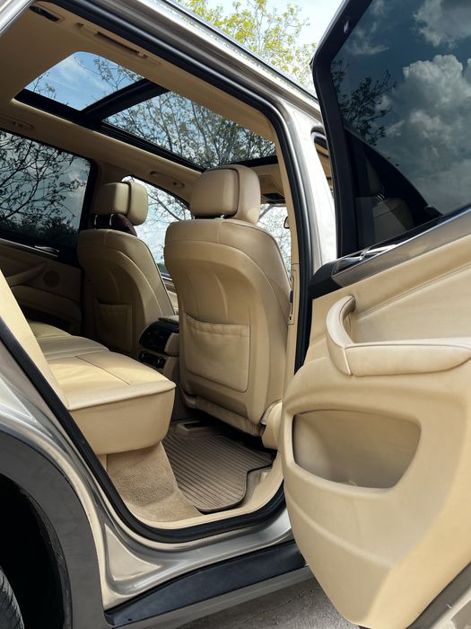 BMW X5 e70 2011год