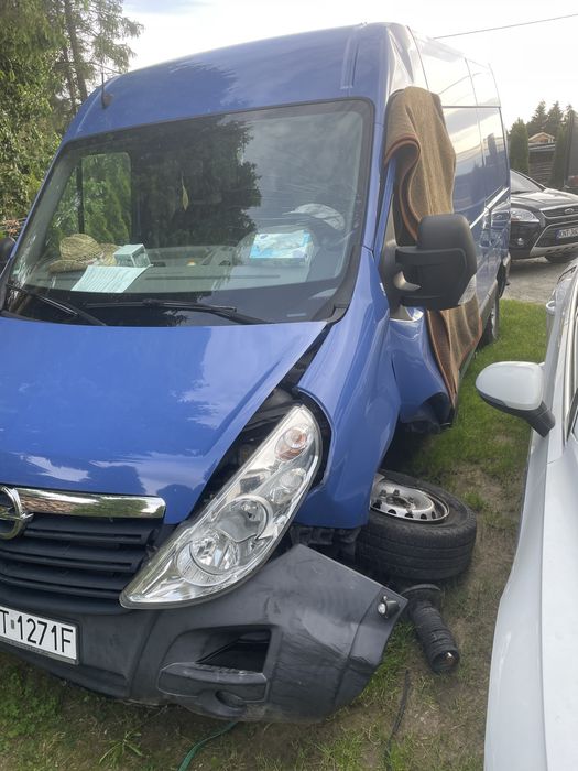 Opel movano uszkodzony