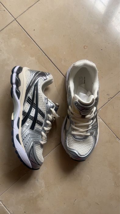 Asics gel Kayano 14 Cream/Black