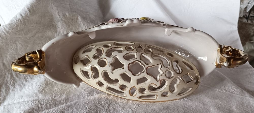 Floreira ou centro de mesa da fabrica RB de Alcobaça, formato ovalado