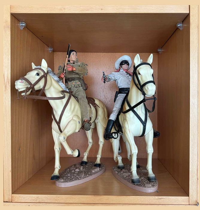 2 Figuras: Mascarilha e Tonto. Anos 60/70.