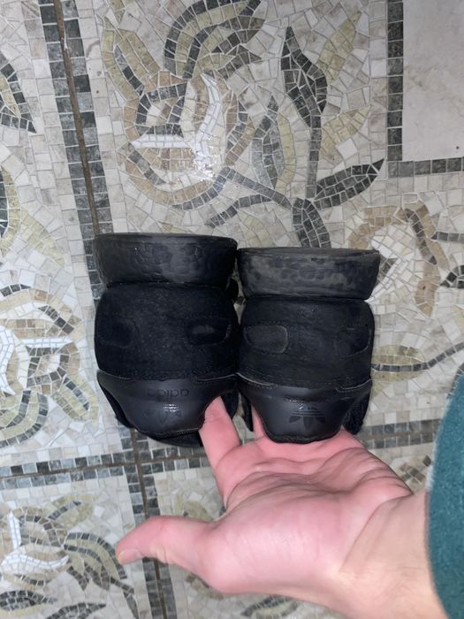 Кросівки Adidas Iniki