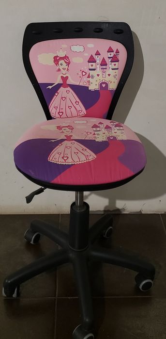 Письменный деревянный стол+ кресло детское