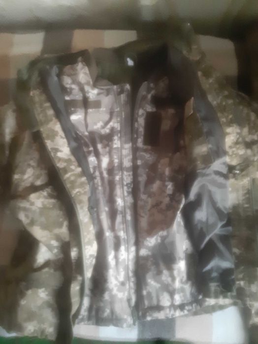 Куртка і штани військові