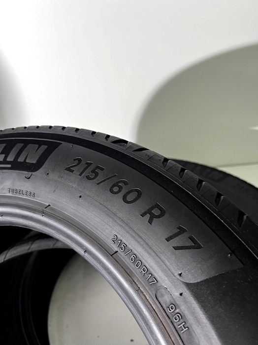 Pneus Michelin Primacy 4 - 215/60/17 - Muito Bons