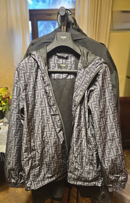 Fajna kurtka wiatrówka Fendi XXL