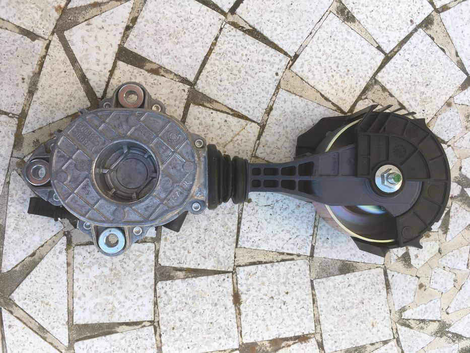 Натягач ремня поліклинового (приводного) BMW 11287598833