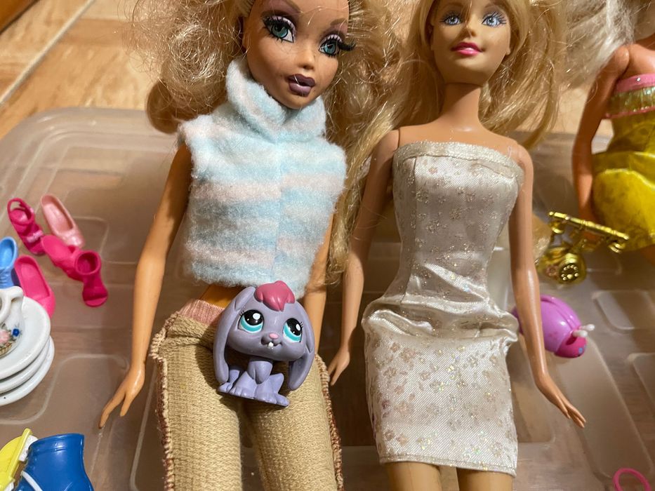 Barbies em bom estado