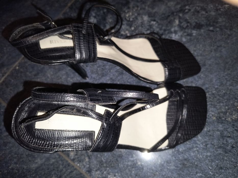 Szpilki River Island czarne