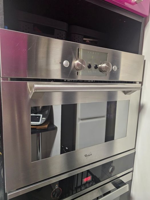 Mikrofala whirlpool stan bdb do szafki 60 cm szer i wys. 46cm