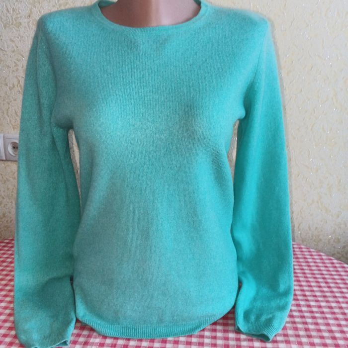 Продам светрик жіночий кашеміровий