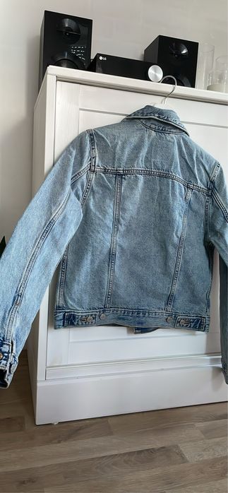 Lindo blusao de ganga novo da levis tamanho S