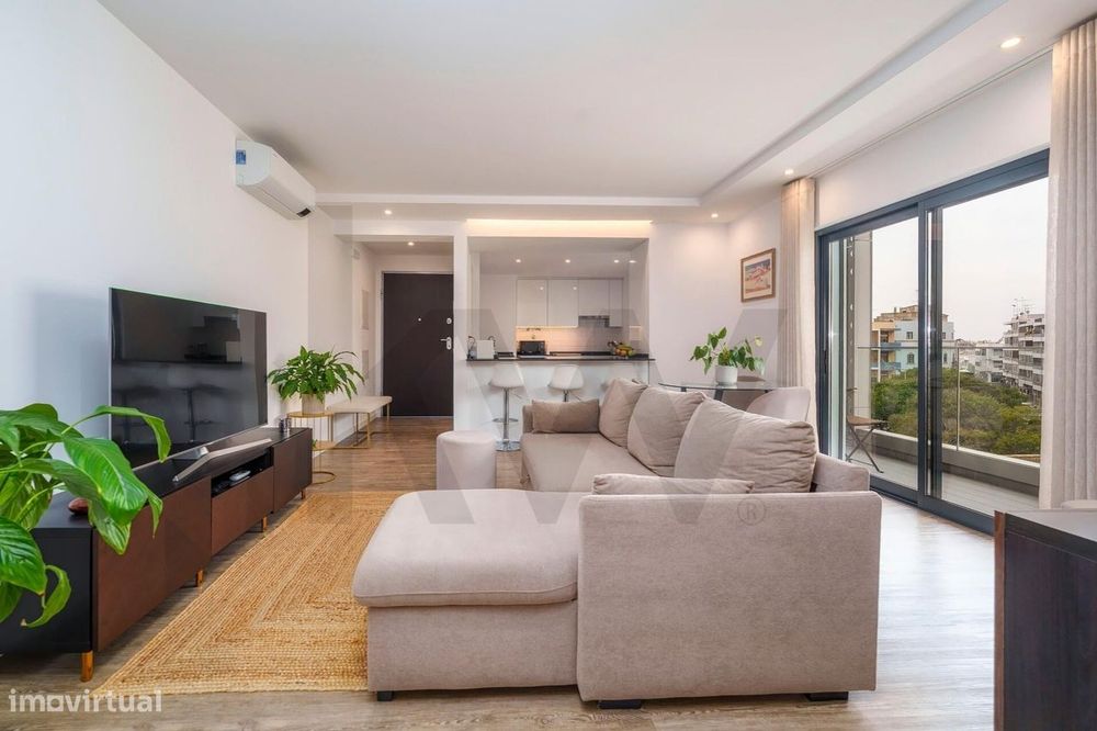 Apartamento T2 de construção recente, localizado no centro da cidade