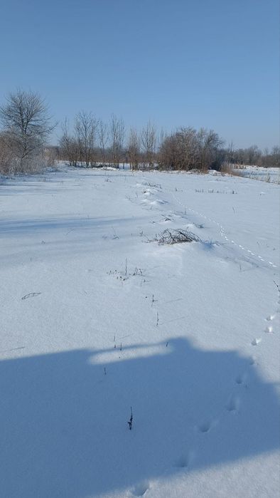 Продам  земельну ділянку з недобудовою