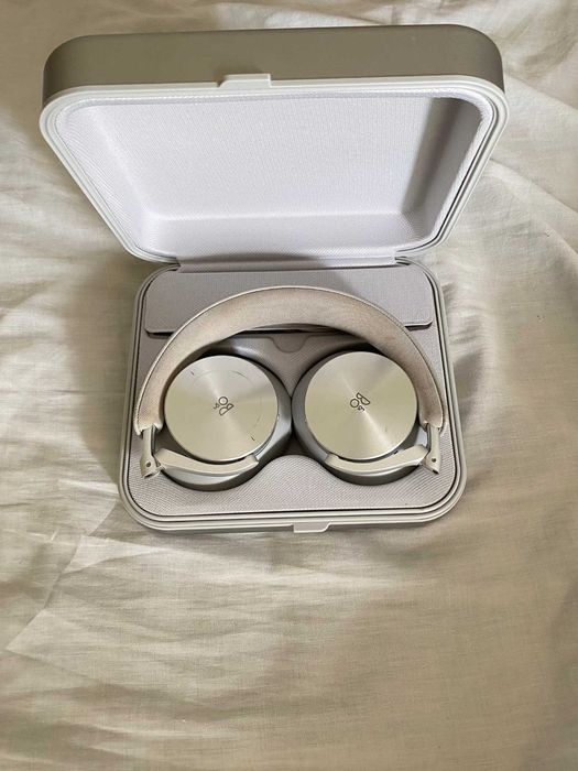 Headphones Bang & Olufsen Beoplay H95 - Usados, Condições Média-Boas