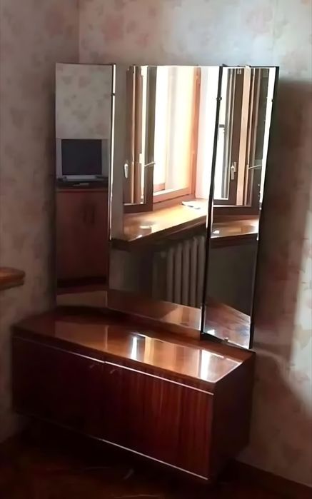 Джеркало трюмо тумбочка з дзеркалом