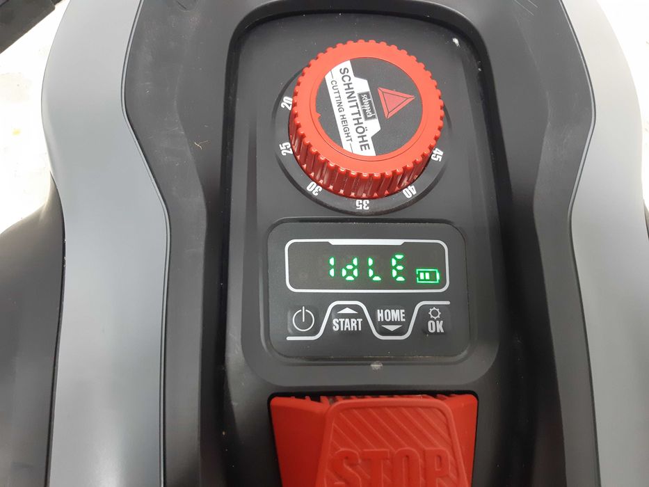 Agregat Robot  koszący Scheppach na 500 m2 18 cm Szerokości