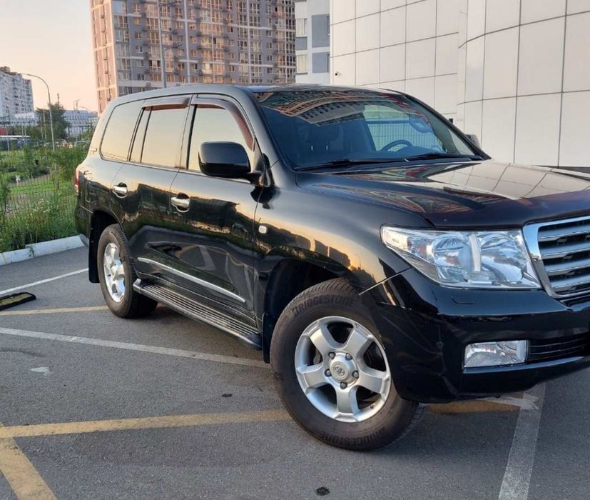 Toyota Land Cruiser 200 дизель 2011 офіційний без ДТП