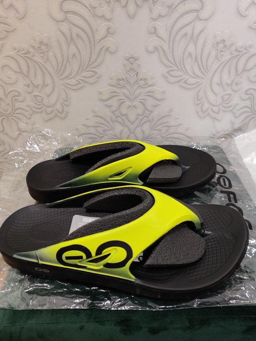 Klapki regeneracyjne Oofos 46 mega wygodne