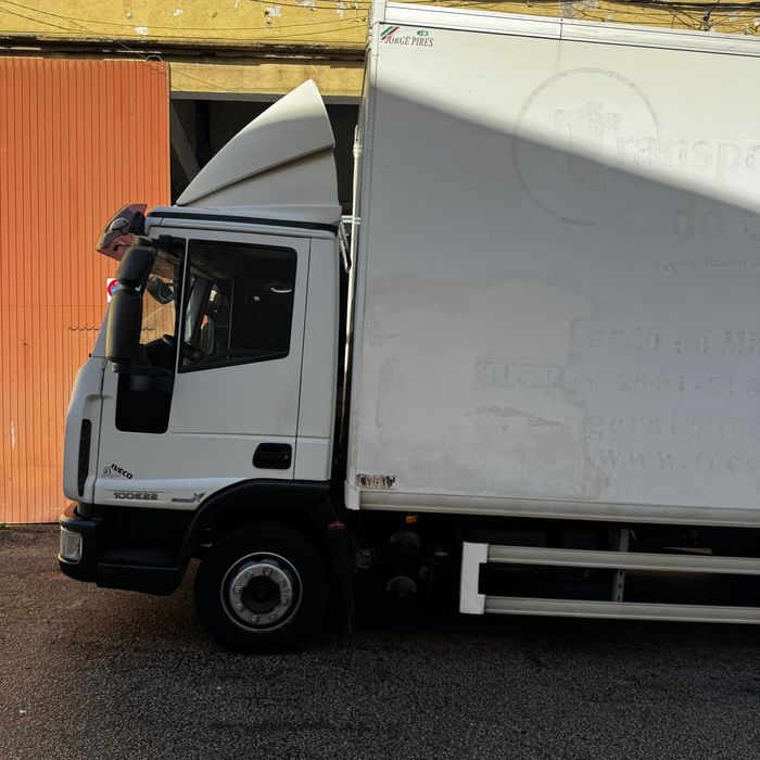 Iveco Euro Cargo em ótimo estado.