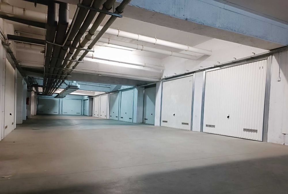 Wynajmę Garaż - Emilii Plater w hali garażowej nr 3