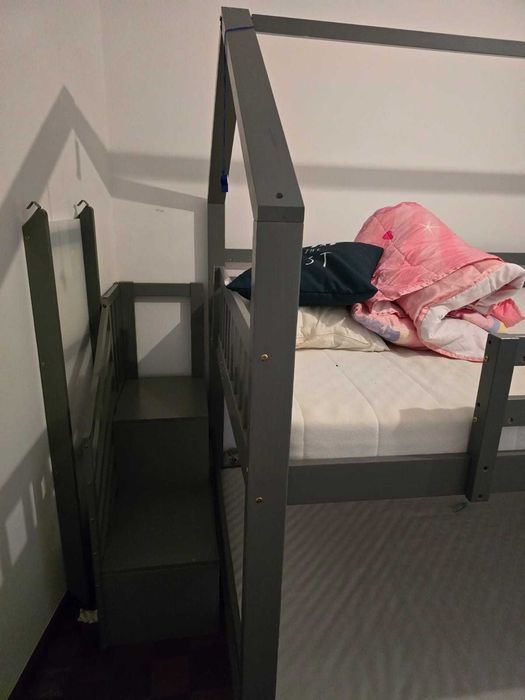 Beliche 2x 140x200 com colchões