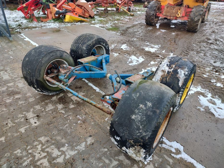 Tandem podwozie Skrętna oś przyczepy beczki dłużyca