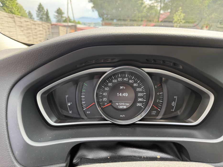 Volvo v40 D2 2014 oryginalny niski przebieg