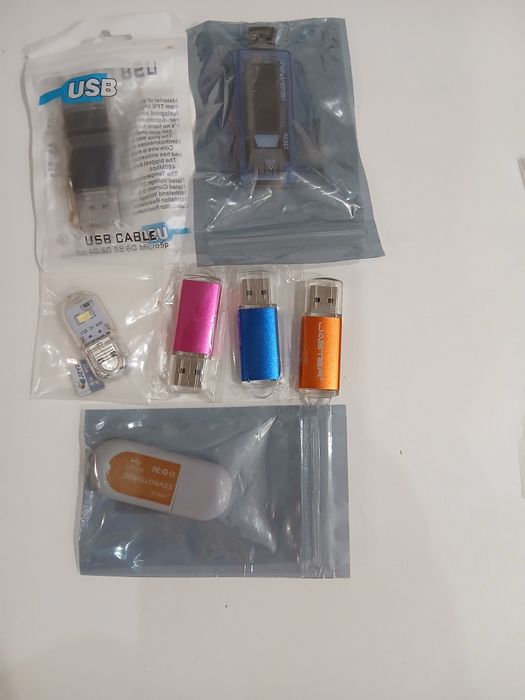 Флешки 32 Гб. 100 грн