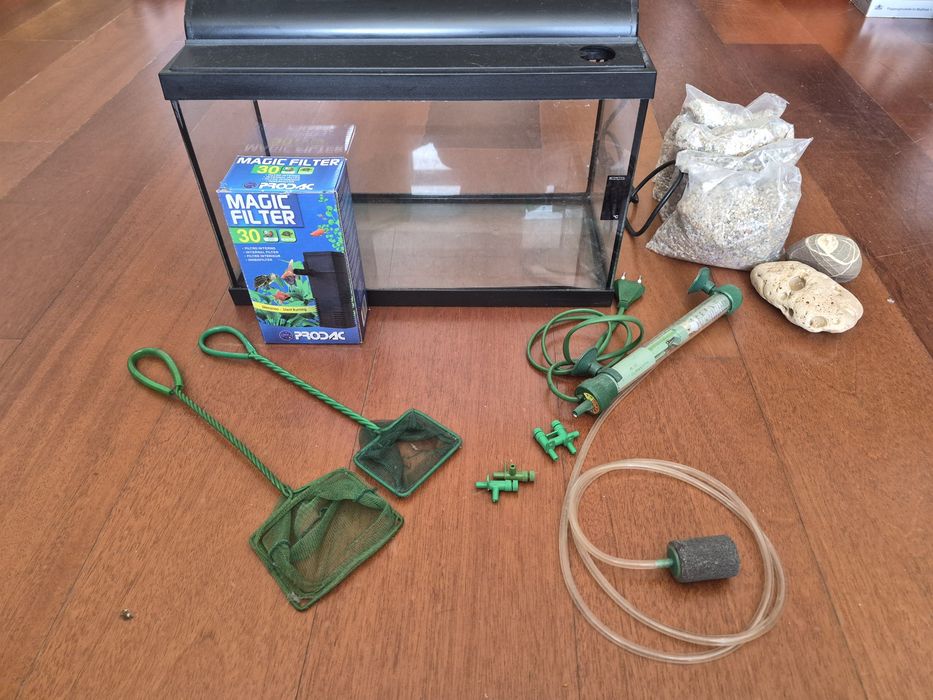 Aquário com filtro e extras