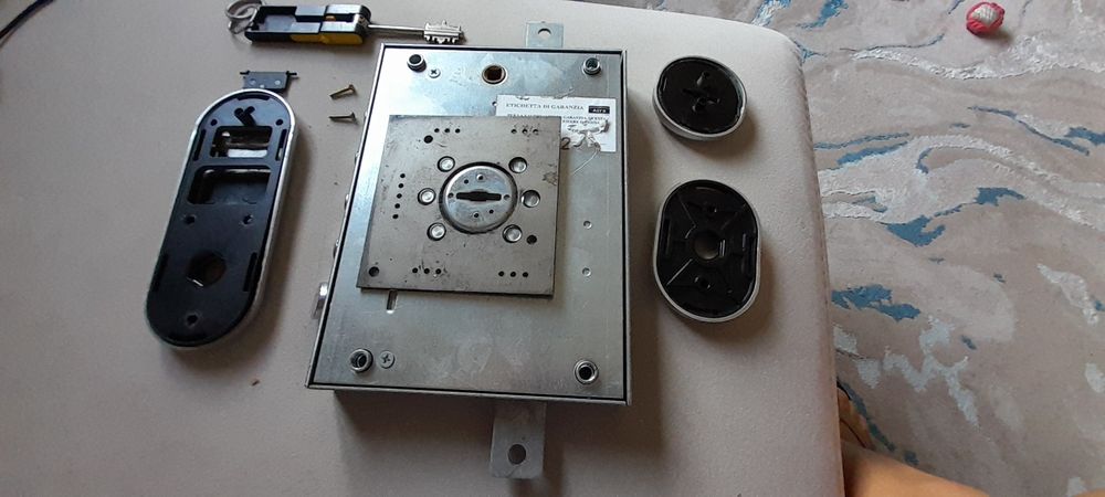 Fechadura de canhão DIERRE de 4 trancass