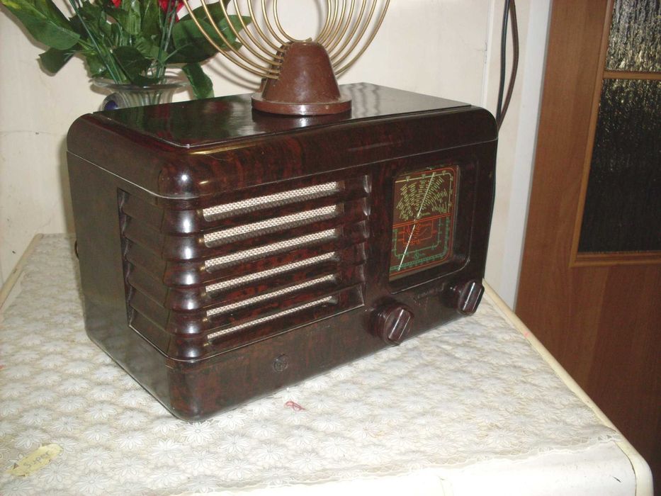 Stare, piękne radio PIONIER z 1950 roku.