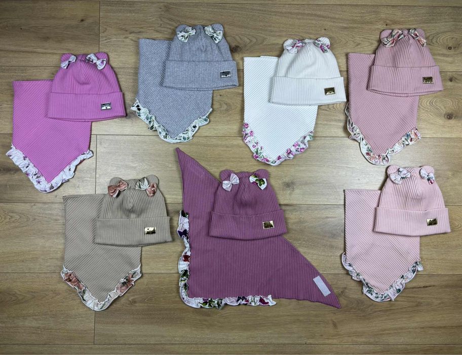 Komplet prążkowany na wiosnę dla dziewczynki Polska produkcja