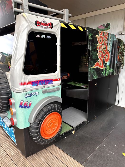 Maquina arcade "Lets go jungle" da sega,  ate 2 jogadores com cabine, usada.