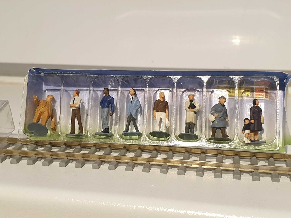 H0 1:87 Pasażerowie FALLER 51002