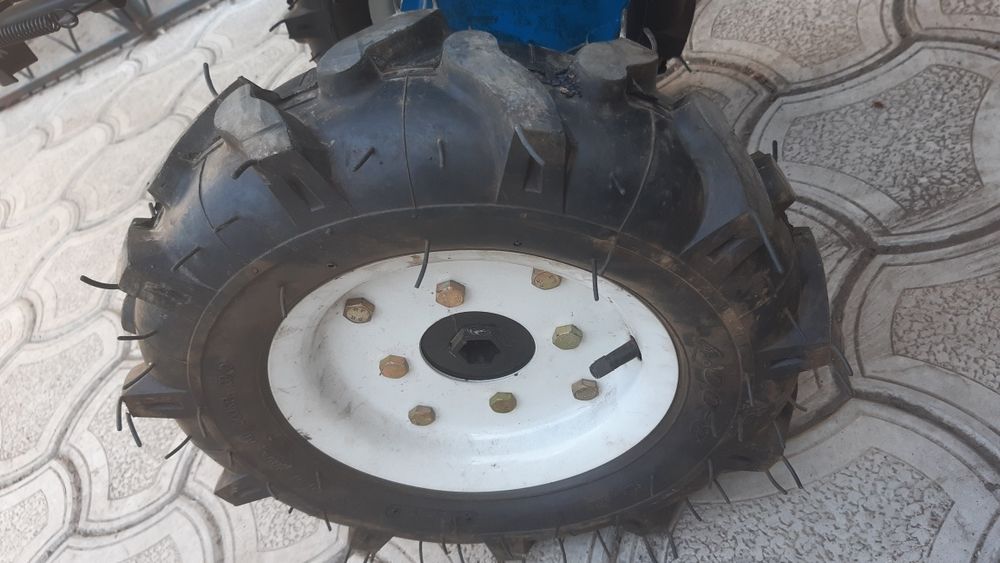 Мотоблок ,,ВОЛЫНЬ,, БМВ-900 + прицеп к нему.