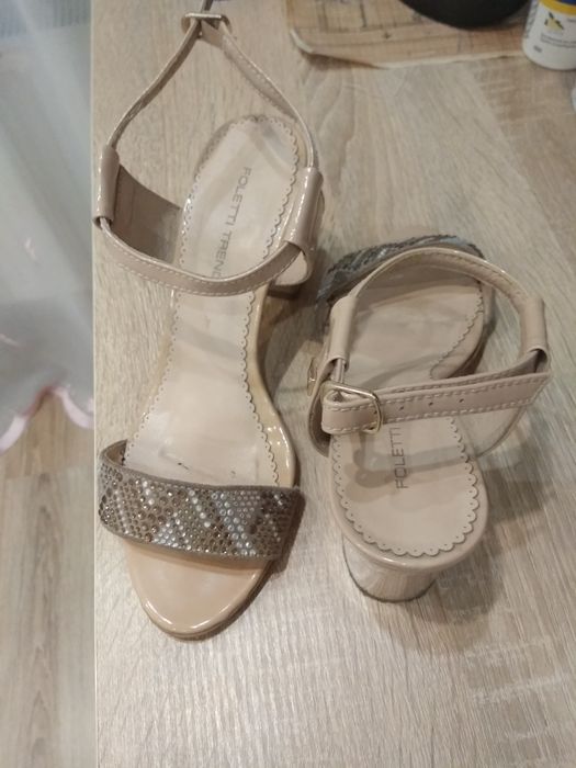 Босоножки женские