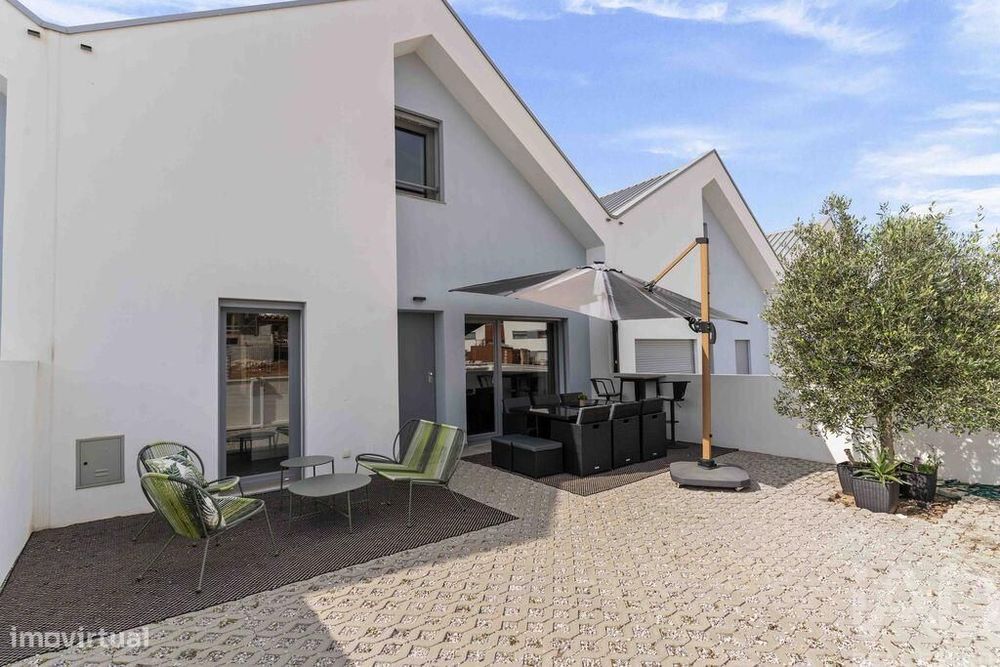 Casa / Villa T4 em Estômbar e Parchal de 178,00 m2