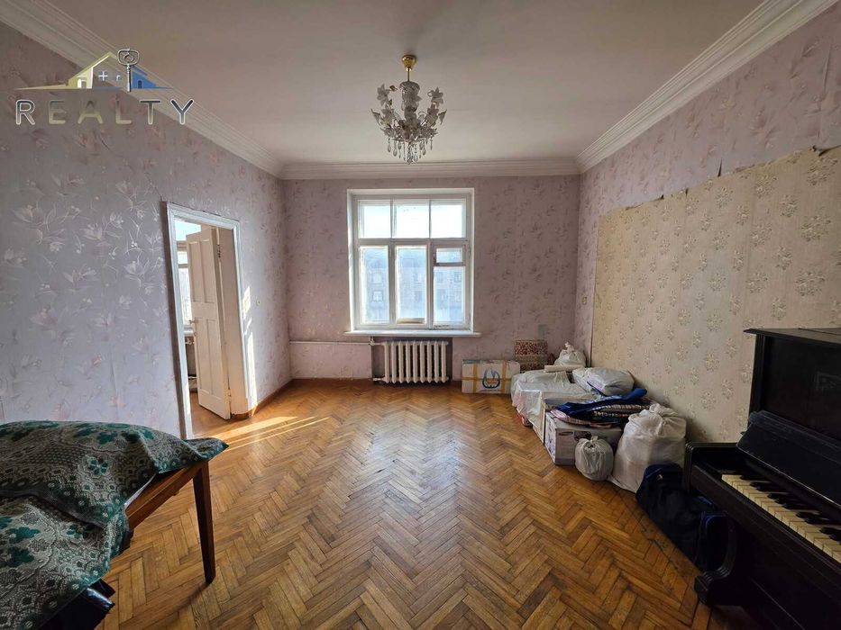 Продаж 4-кімнатної сталінки.Проспект Соборний (213-215-164)